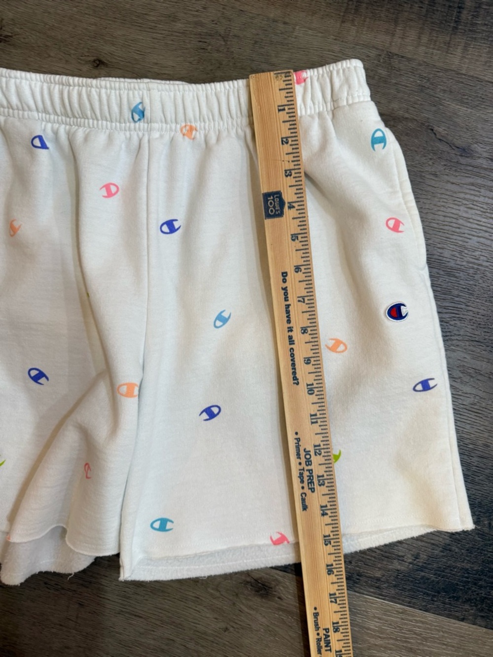 Champion White Logo Sweatshorts Size Medium - Picture 7 of 14
